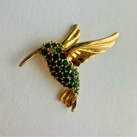 Hummingbird Smithsonian Institution Birthstone Gold & Emerald Lapel Pin - Picture 5 of 8